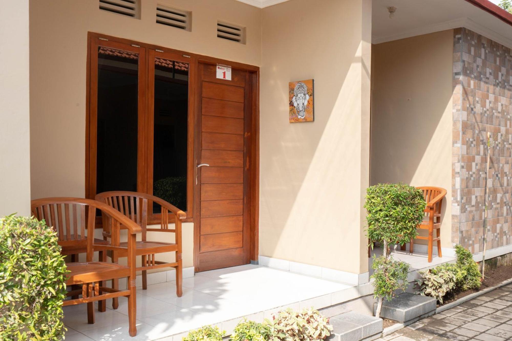 Reddoorz Near Buleleng Harbour 2 Hotel Singaraja  Bagian luar foto