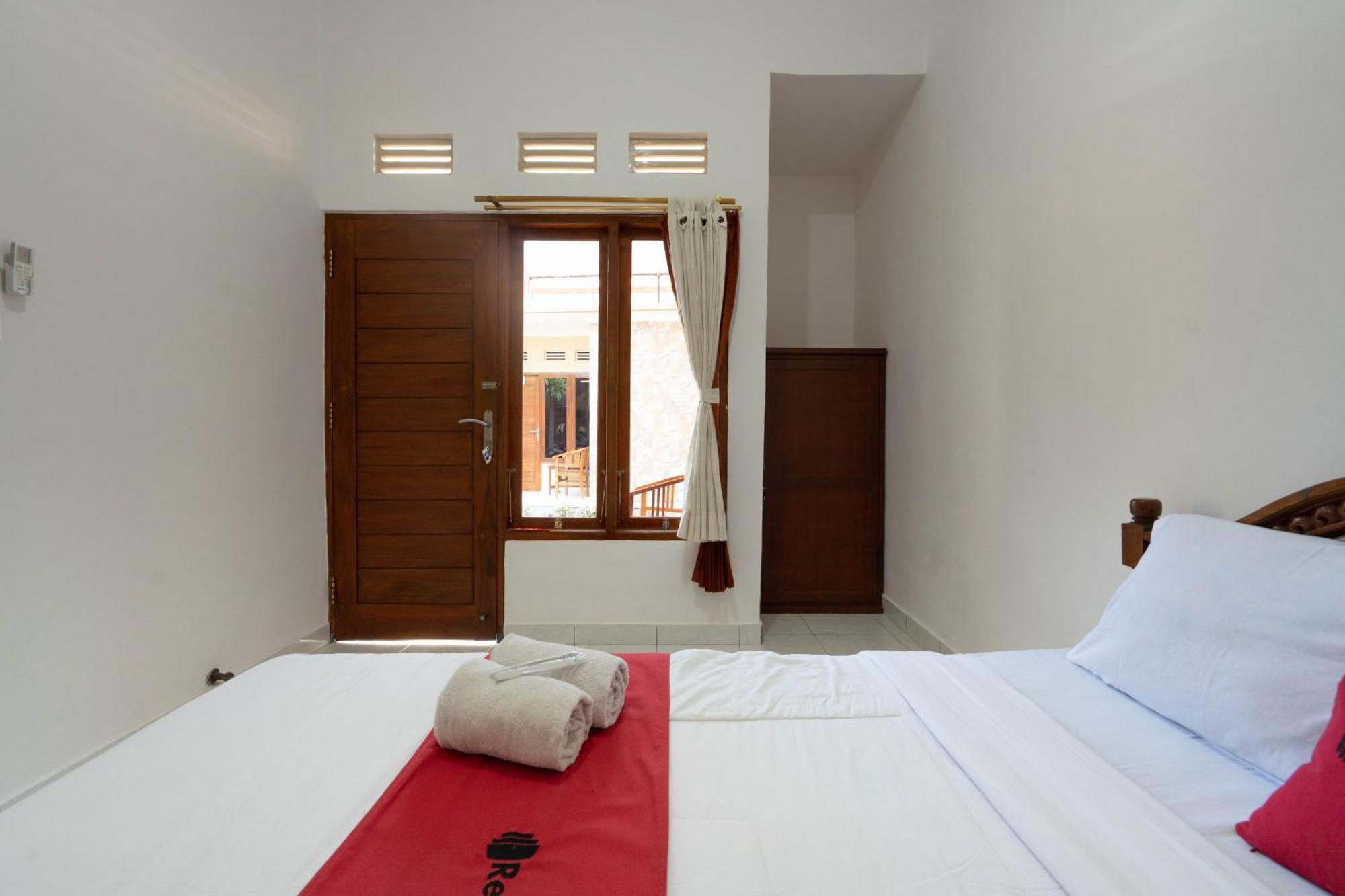 Reddoorz Near Buleleng Harbour 2 Hotel Singaraja  Bagian luar foto